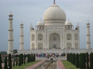 No visit to Rajashtan is complete without a visit to the Taj Mahal. 