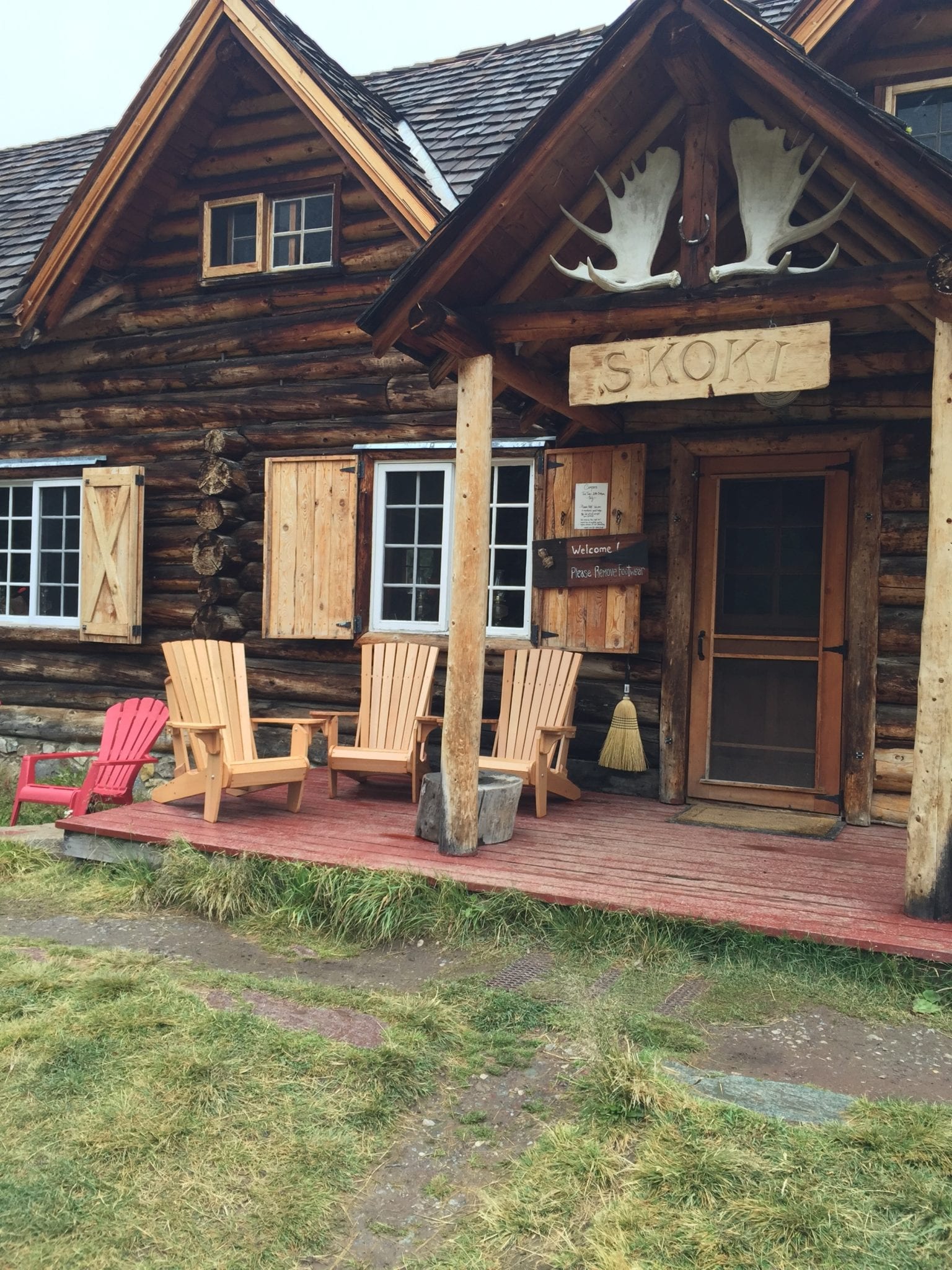 Skoki Lodge is a hike-in only destination lodge located in Banff National Park. 